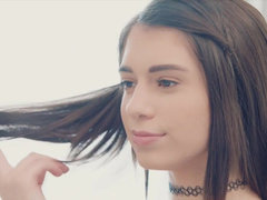 18 ans, Anal, Cul, Tir de sperme, 2 femmes 1 homme, Béant, Hd, Adolescente