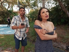 アジア人, デカ尻, デカチン, デカパイ, フェラチオ, 茶髪の, アウトドア, オッパイの