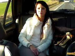 Sucer une bite, Voiture, Tromperie, Couple, Queue, Branlette thaïlandaise, De plein air, Pov