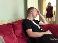 Enthousiasteling, Tante, Pijpbeurt, Gevangen, Sperma, Handbeurt, Natuurlijke tieten, Tieten likken