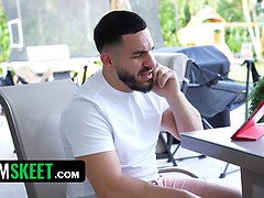 Calvin Hardy & Peter Green teach Just Turned 18 how to deepthroat like a pro in POV
