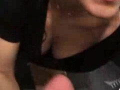 Pijpbeurt, Bruinharig, Sperma shot, Lul, Hondjeshouding, Moeder die ik wil neuken, Openbaar, Roodharige vrouw