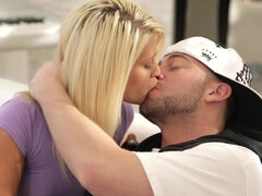 Blondine, Blasen, Hochschule, Spermaladung, Hardcore, Hd, Natürlichen titten, Zierlich