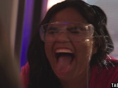 Большие сиськи, Блондинки, Грудастые, Пальцем, Лесбиянка, Милф, Сквиртинг, Молоденькие