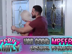 Step-sibling Intimacy Gone Wrong: I Tried to Bribe My Stepsis, But Got a Blowjob Instead - Gia Oh My