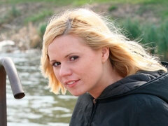 Arsch, Blondine, Blasen, Handjob, Natürlichen titten, Rasiert, Jungendliche (18+)