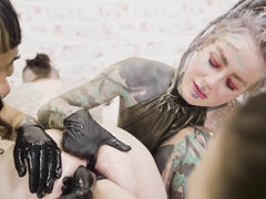 In den arsch, Extrem, Weibliche domination, Deutsch, Handschuhe, Grufti, Piercing, Titten