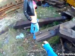 Grosse titten, Studentin, Brille, Hardcore, Im freien, Rotschopf, Rasiert, Abendanzug