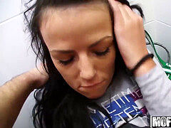 フェラチオ, 中出し, イく瞬間, 手コキする, 公共