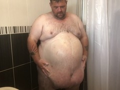 Chubby 550lbs guy enjoying a shower