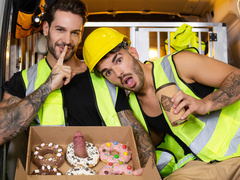 Repair guys fuck during their lunch break and tape themselves