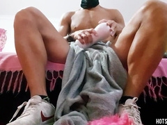 Amateur Fellow HotSportFitBoy Screams Noisy Pummeling Fleshlight in Live Flash