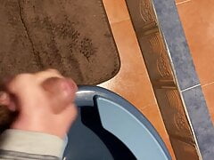 20 year old student masturbating with cumshot at the end