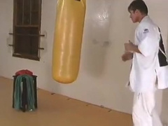Judoka comendo passivinho com vontade