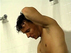 Head for the Showers subido por Alberto Paz Solorio