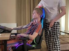 Muscular guy goes all in with massive dick and indulges in some serious gay fun