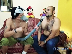About the life of a swinger duo - Donkey questions Leo Ceja