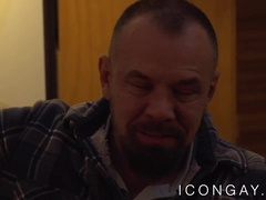 This young cutie is the perfect top for macho daddy