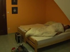 il nuovo impiegato prende un cazzo in culo