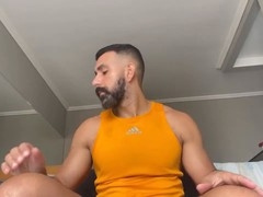 Dan's live training session: Muscle tease in revealing underwear