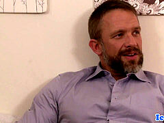 Gaybait masseur screws tatooed muscle jock