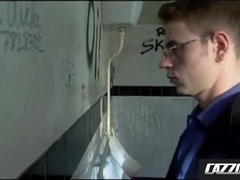 Cazzofilm.com - Heavy shag in a public rest room