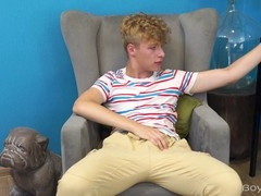 Juicy bubble butt 18-year-old roughy strokes his massive cock