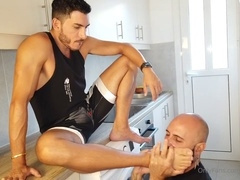 Insatiable guy devours my feet before our midday feast