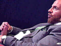 Big muscles, nice cock, grizzly