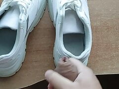 Cum in girlfriend sneakers