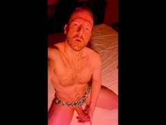 Jerking off while getting fisted and cumming
