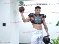 Of Heath - Bodybuilder Gets A Blowjob For Photoshoot