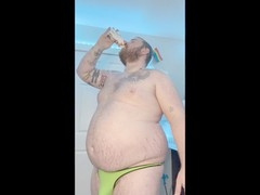 Gainer pig Yatted Zaddy just keeps getting bigger and fatter