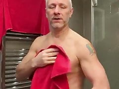 Sexy dad showing ass