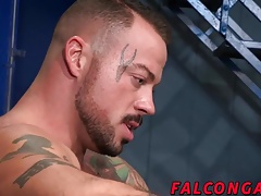 Prison inmate fucking the ass of a corrupt guard for jizz