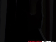 Submissive bodybuilder enjoys a hardcore kinky sex