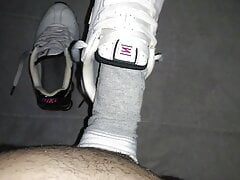 NIKE SHOX AND SOCK FUCKING AND CUM INSIDE