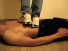 trampling sneakerfriend again for 6 minit on the floor.hes b