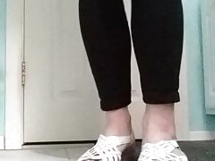 Black leggings, cute shoes & painted toes!