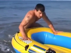 INFLATABLE BOAT