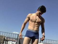 Strong and sexy Jared Shaw looks incredible once again