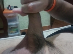 Un poco frotando y masajeando