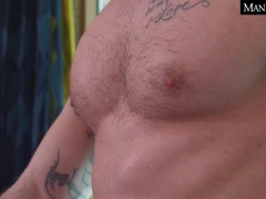 Jackson Stuffs Brad's Taut Rump While Do Bicep Curls