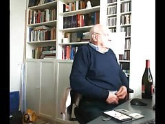grandpa play on webcam