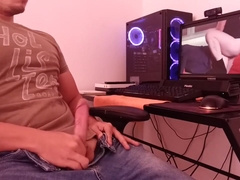 Man Jerks Off Watching Gay Porn Until He Finishes
