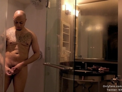 Voluptuous Douche Wank