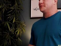 Stepbrother doing gay spa service for ass pumping