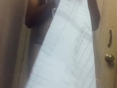 Ebony Crodresser super-sexy dance