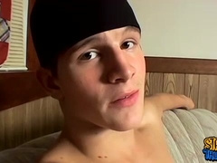 Lex is a 18 year old exhibitionist that loves to be watched