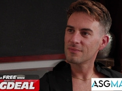 ''Get On Your Knees'' - Wolf Intern Spin Plows Mind-blowing Chief - NextDoorStudios